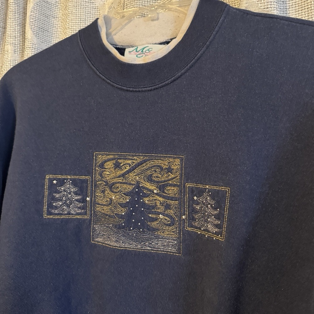 Vintage Womens Size XL Christmas Embroidered Sweatshirt Blue Cottagecore Grandma - Picture 2 of 5